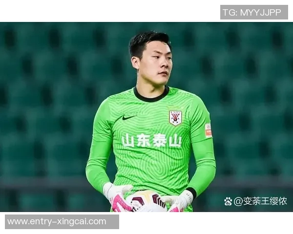 草皮质量堪忧王大雷呼吁大家共同维护主场草坪环境